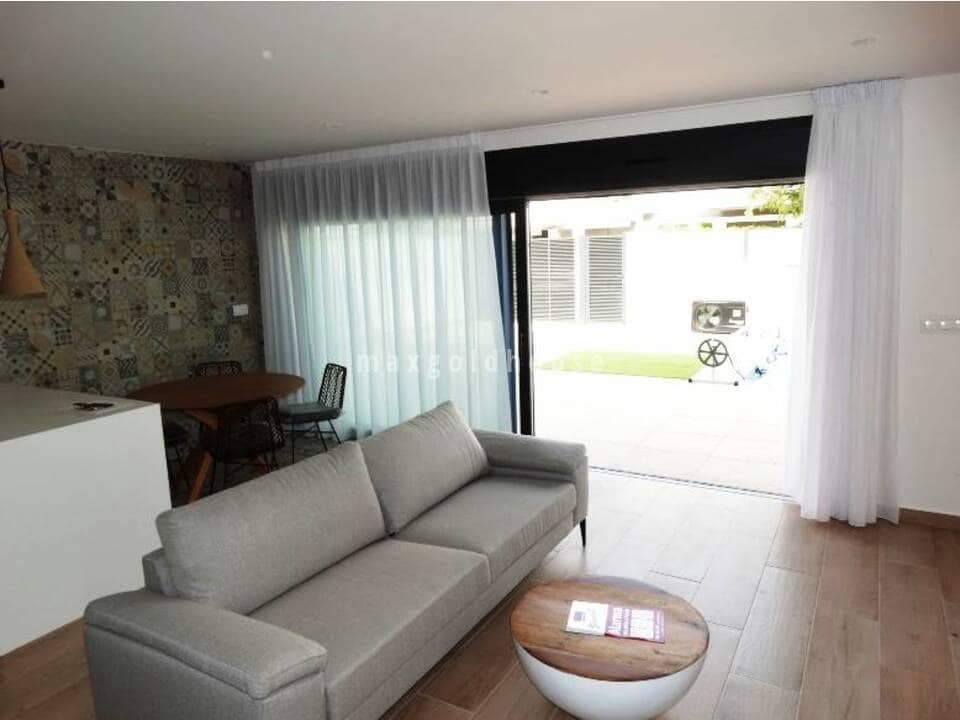 3 makuuhuone Huvila myytävänä paikassa Pilar de la Horadada mukana uima-altaan - 425 000 € (Ref: 9784037)