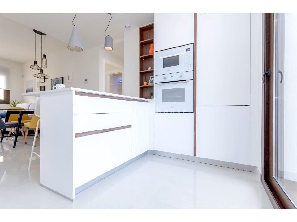 2 sypialnia Apartament na sprzedaż w Los Balcones z basenem - 285 000 € (Ref: 9787965)