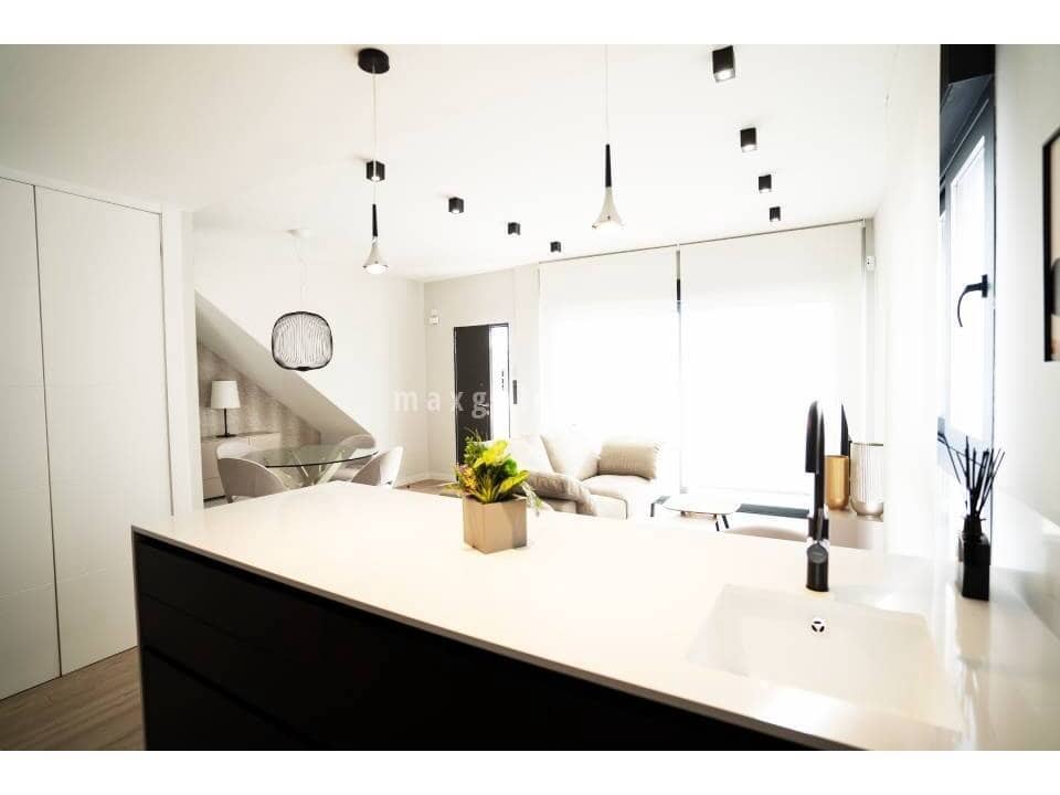 3 makuuhuone Huoneisto myytävänä paikassa Villamartin mukana uima-altaan - 363 500 € (Ref: 9787973)