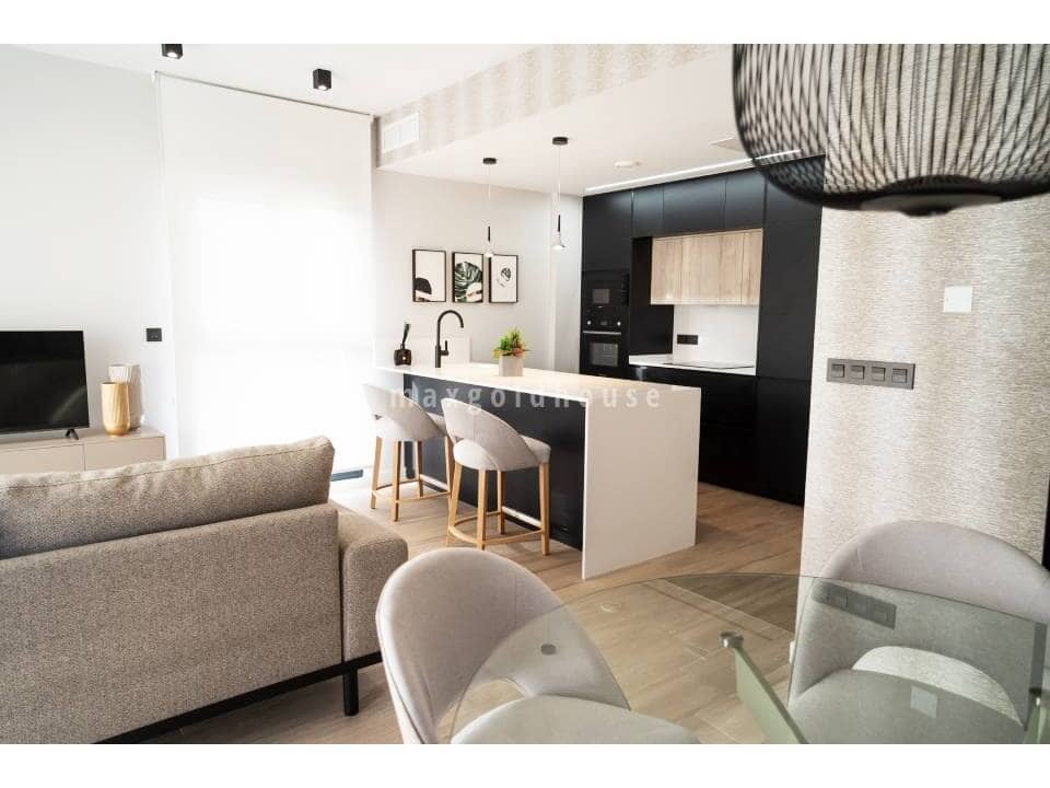 3 makuuhuone Huoneisto myytävänä paikassa Villamartin mukana uima-altaan - 363 500 € (Ref: 9787973)