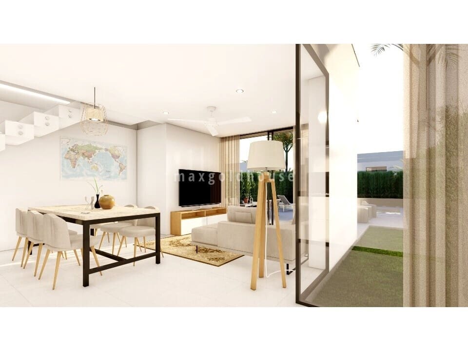 3 quarto Moradia para venda em Los Urrutias com piscina - 384 000 € (Ref: 9789978)