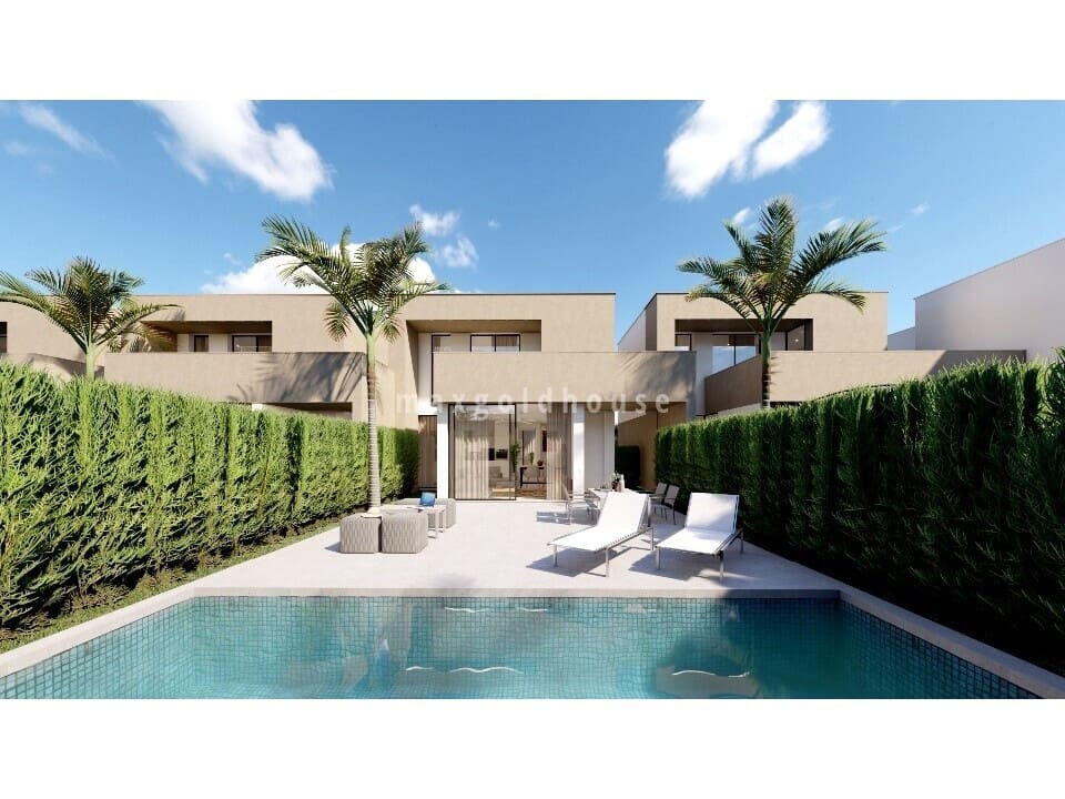 3 quarto Moradia para venda em Los Urrutias com piscina - 384 000 € (Ref: 9789978)