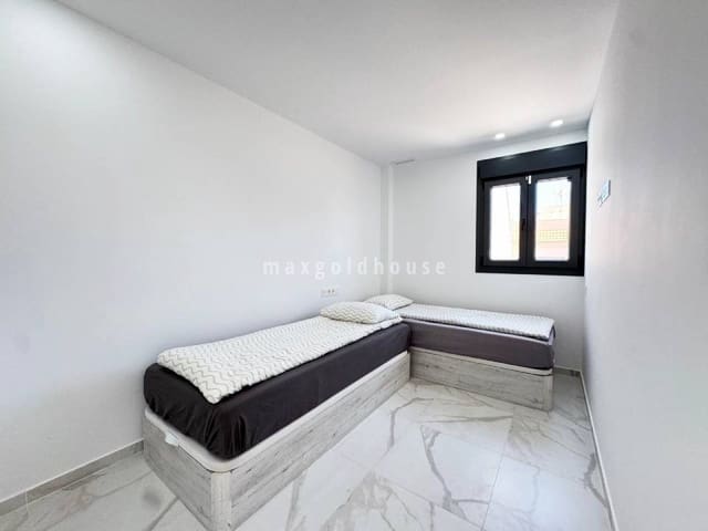 2 soverom Leilighet til salgs i Torrevieja med svømmebasseng - € 390 000 (Ref: 9793793)