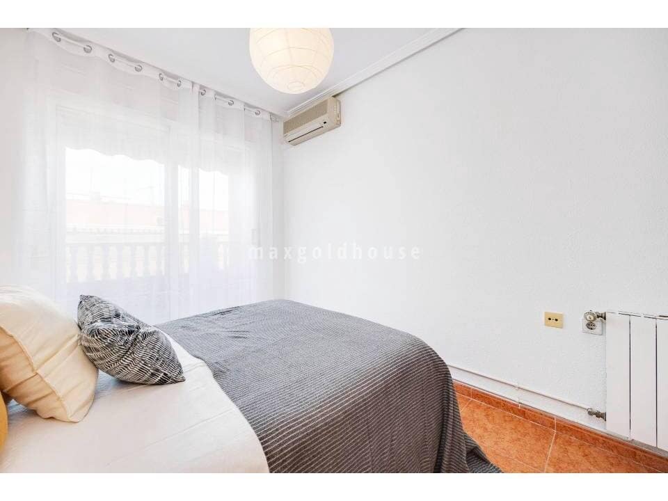 3 bedroom Apartment for sale in Torrevieja - € 199,900 (Ref: 9793795)