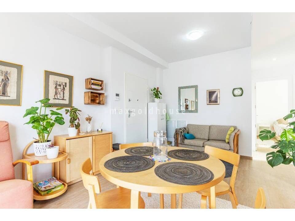 2 makuuhuone Huoneisto myytävänä paikassa Torrevieja mukana uima-altaan - 209 000 € (Ref: 9805846)