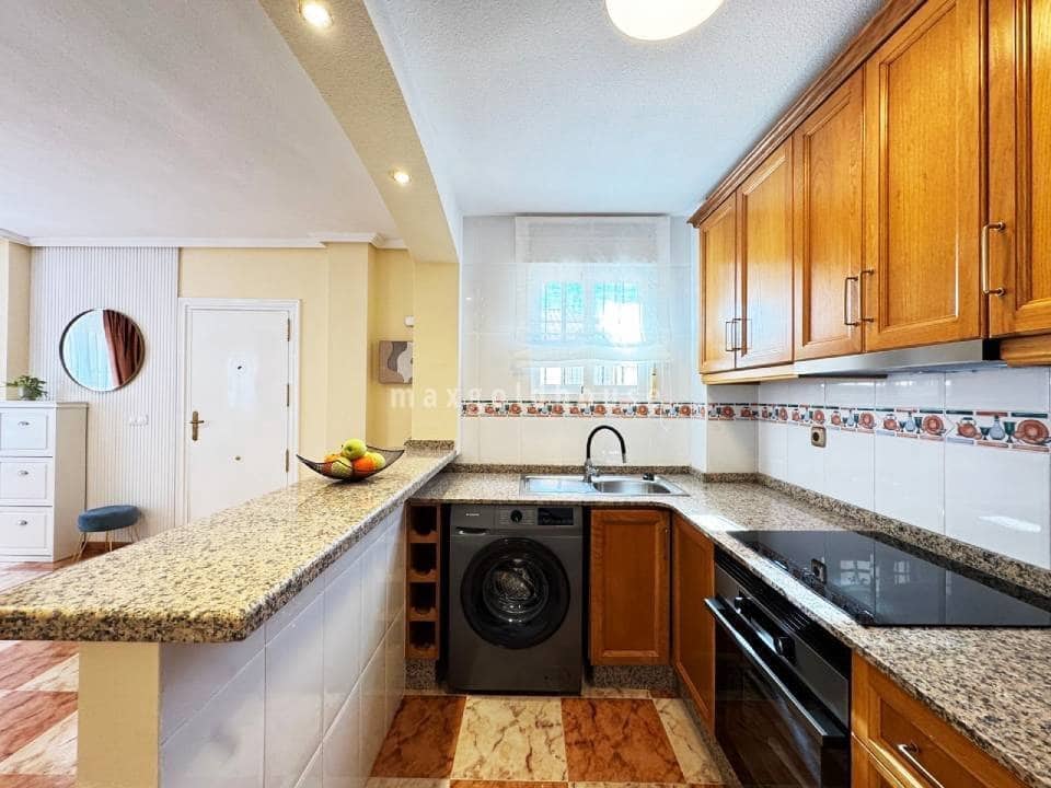 2 slaapkamer Huis te koop in Orihuela Costa met zwembad - € 219.900 (Ref: 9805856)