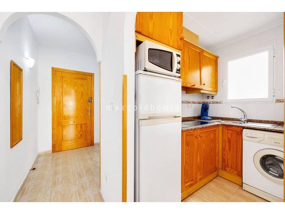 2 soverom Leilighet til salgs i Torrevieja med svømmebasseng - € 145 900 (Ref: 9814020)