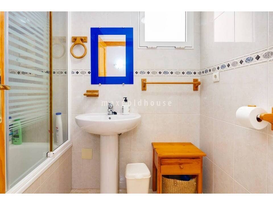 2 soverom Leilighet til salgs i Torrevieja med svømmebasseng - € 145 900 (Ref: 9814020)