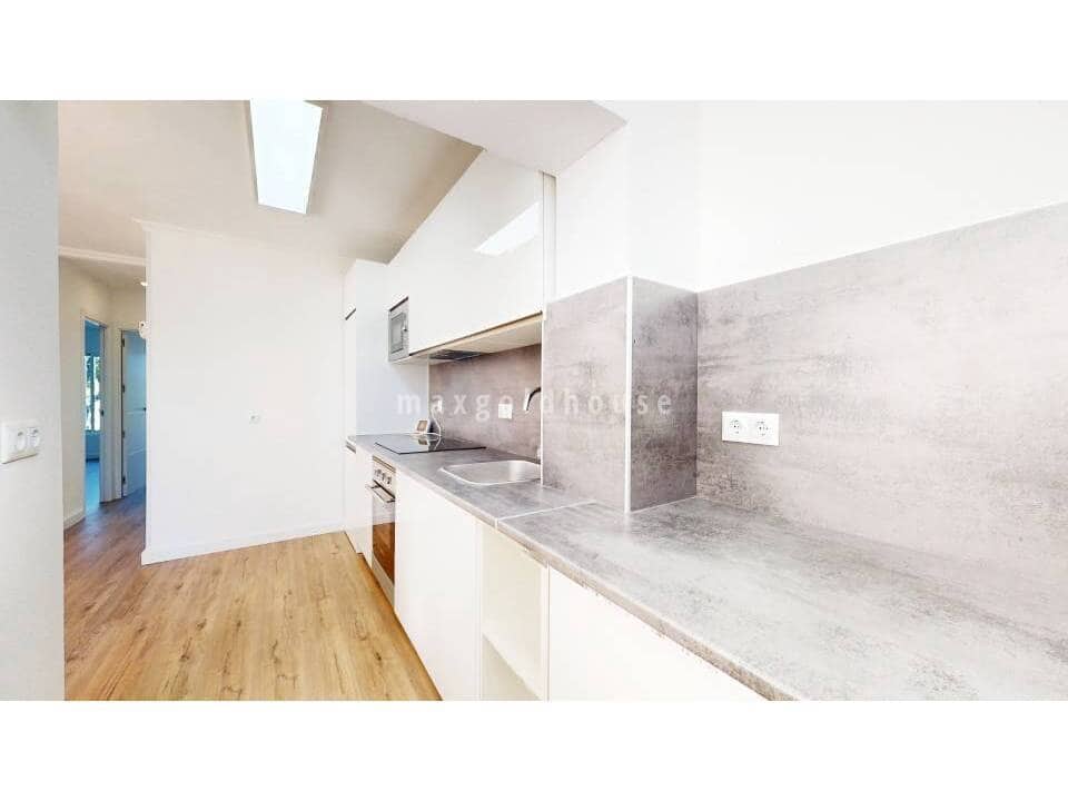 Apartamento de 2 habitaciones en Villamartin en venta - 225.000 € (Ref: 9814125)