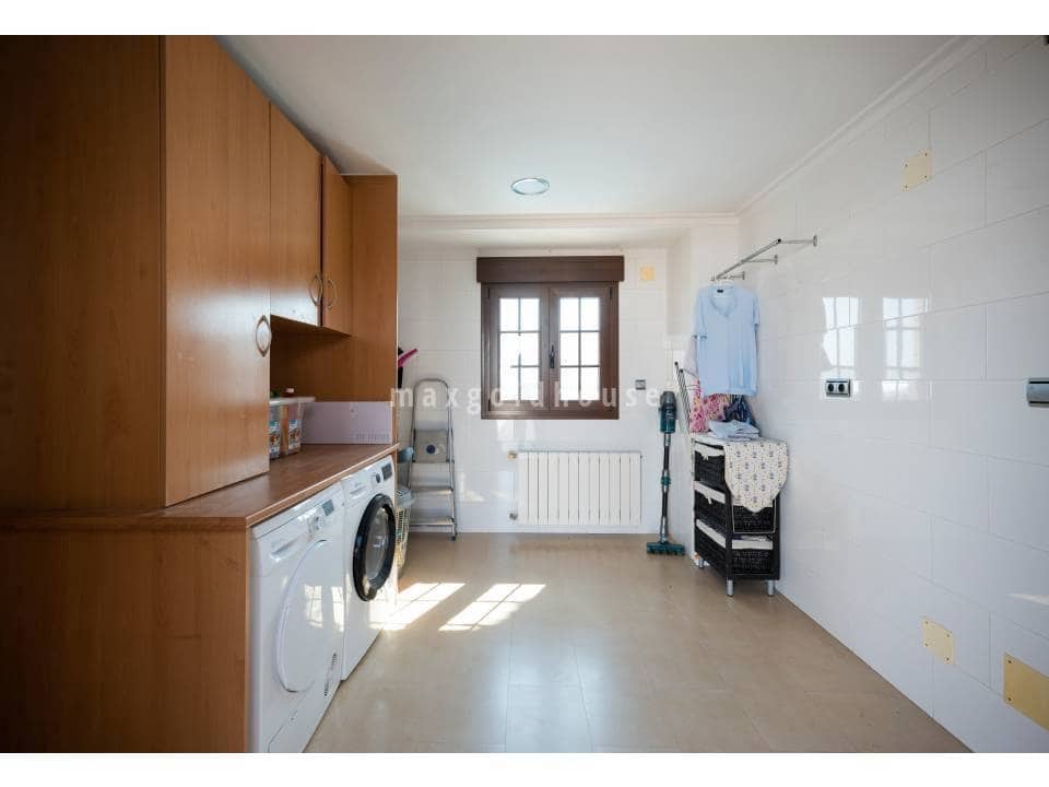 4 bedroom Villa for sale in Avileses with pool - € 1,350,000 (Ref: 9814129)