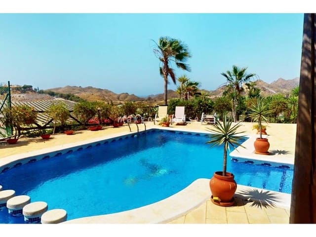 Chalet de 5 habitaciones en Aguilas en venta con piscina - 880.000 € (Ref: 9815343)