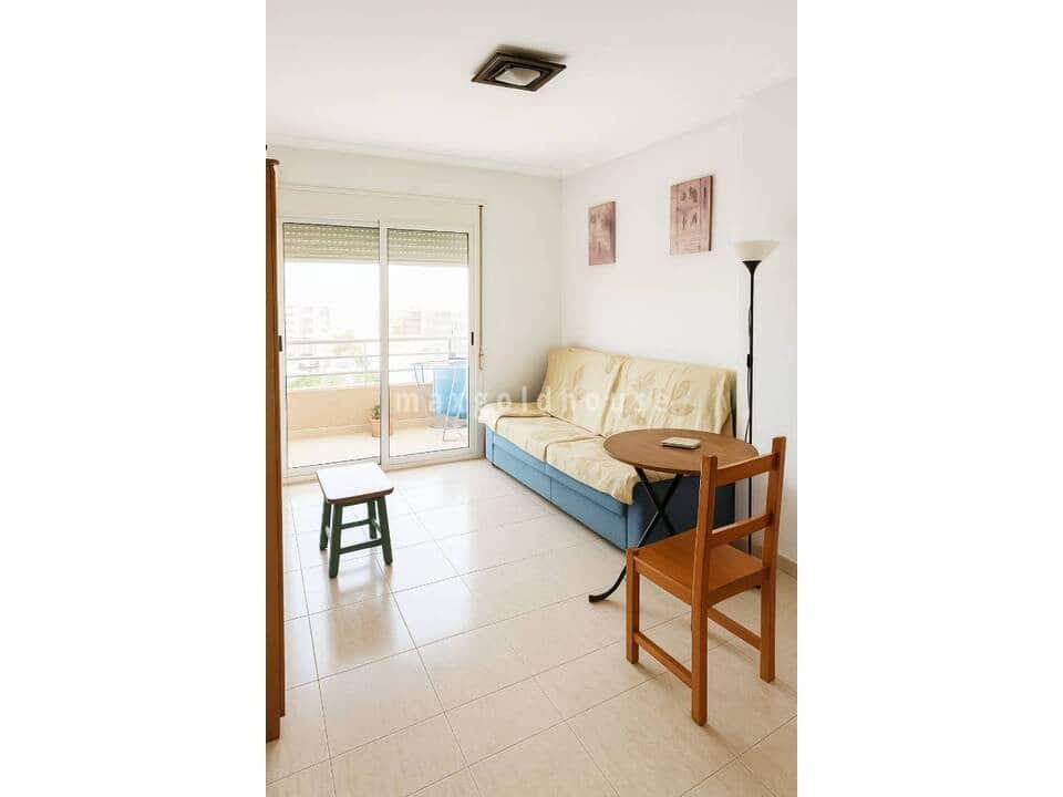 Apartamento de 2 habitaciones en Torrevieja en venta con piscina - 136.900 € (Ref: 9819722)