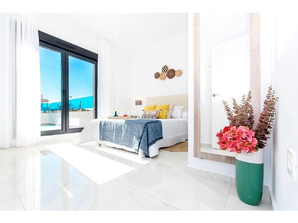 3 bedroom Villa for sale in Los Montesinos with pool - € 465,000 (Ref: 9826912)