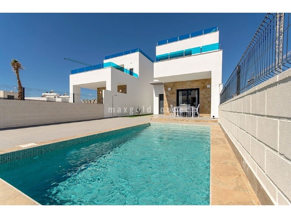 3 bedroom Villa for sale in Los Montesinos with pool - € 465,000 (Ref: 9826912)