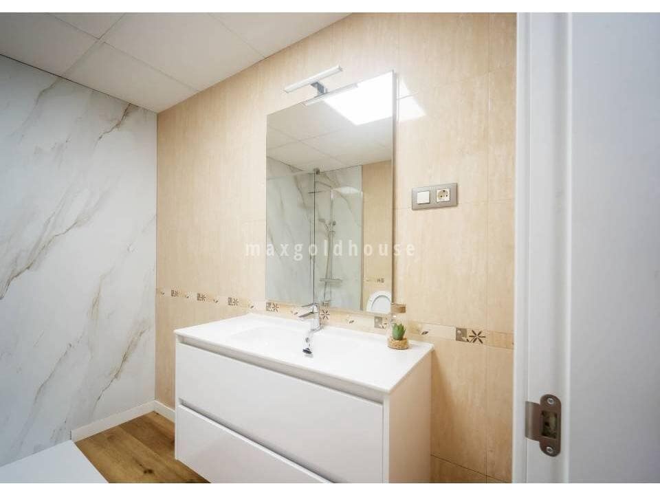 2 bedroom Apartment for sale in Cuevas del Almanzora with pool - € 125,900 (Ref: 9826924)