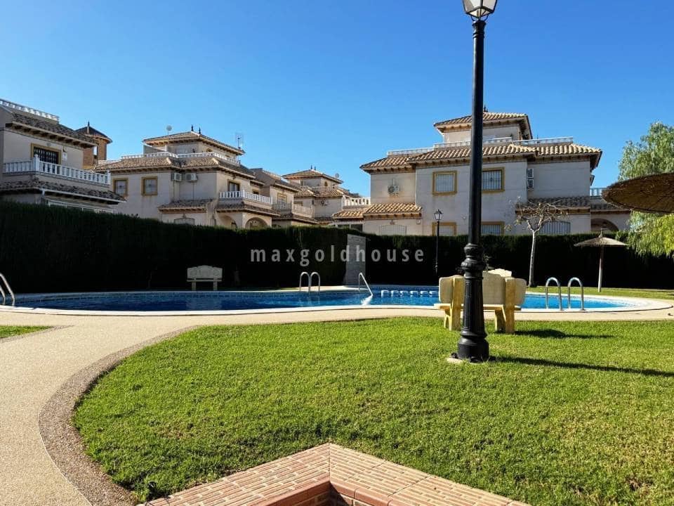 2 sovrum Hus till salu i Orihuela Costa med pool - 219 900 € (Ref: 9848483)