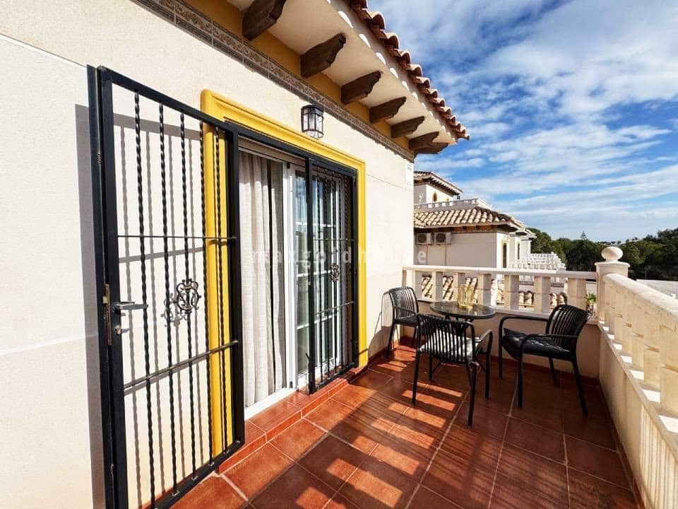 2 sovrum Hus till salu i Orihuela Costa med pool - 219 900 € (Ref: 9848483)