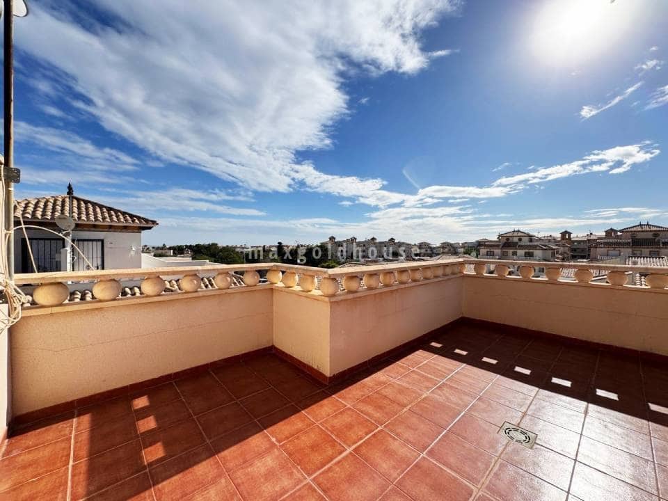 2 sovrum Hus till salu i Orihuela Costa med pool - 219 900 € (Ref: 9848483)