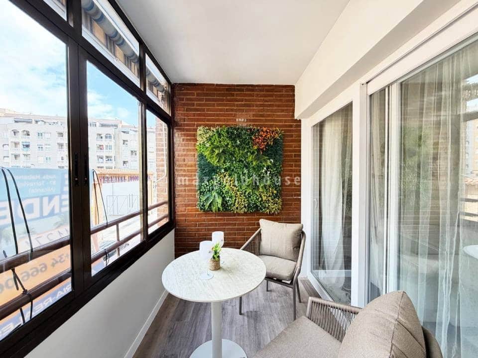 2 soveværelse Lejlighed til salg i Torrevieja - € 179.900 (Ref: 9873872)