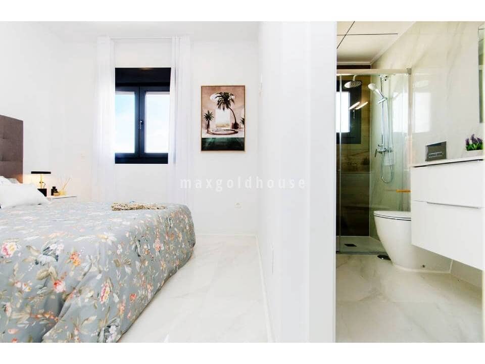 3 bedroom Villa for sale in Los Montesinos with pool - € 395,000 (Ref: 9876908)