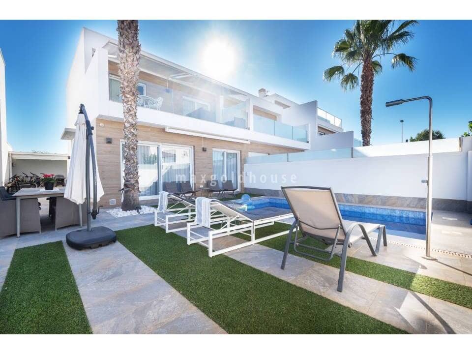 3 bedroom Villa for sale in San Pedro del Pinatar with pool - € 425,000 (Ref: 9889539)