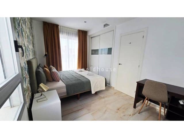 Chalet de 3 habitaciones en Ciudad Quesada, Rojales en venta con piscina - 415.000 € (Ref: 9909834)