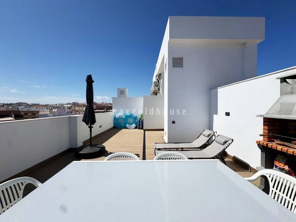 2 soveværelse Lejlighed til salg i Torrevieja med swimmingpool - € 390.000 (Ref: 9935378)