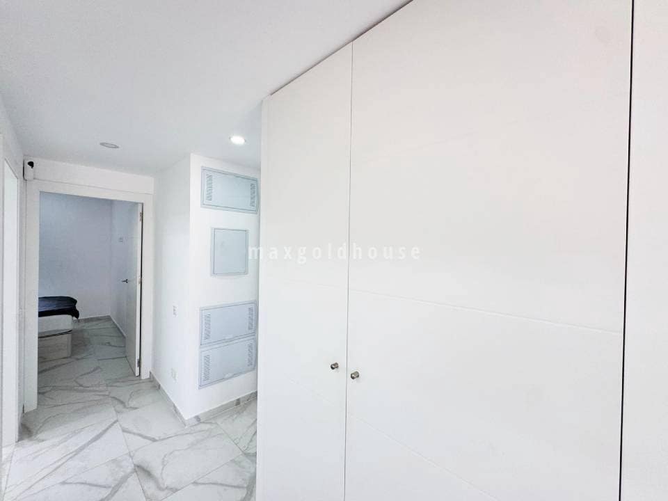 2 soveværelse Lejlighed til salg i Torrevieja med swimmingpool - € 390.000 (Ref: 9935378)