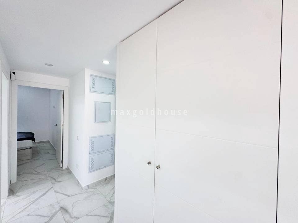 2 soveværelse Lejlighed til salg i Torrevieja med swimmingpool - € 390.000 (Ref: 9976638)