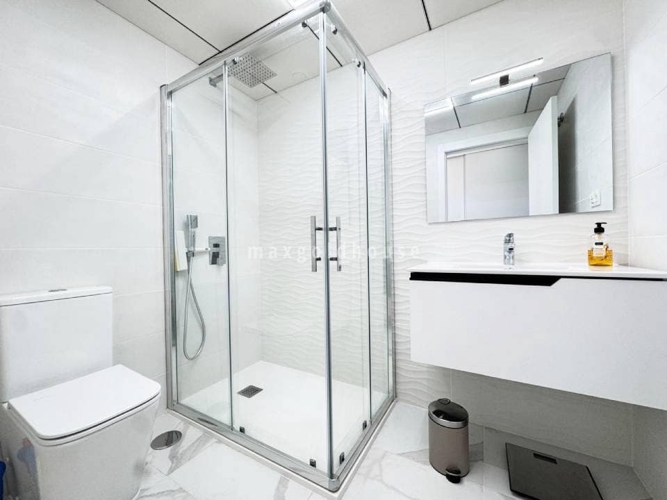 2 soveværelse Lejlighed til salg i Torrevieja med swimmingpool - € 390.000 (Ref: 9976638)
