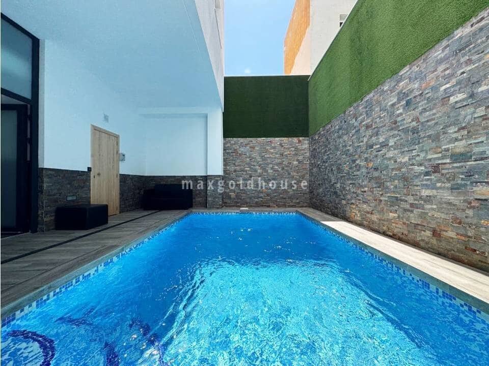 2 soveværelse Lejlighed til salg i Torrevieja med swimmingpool - € 390.000 (Ref: 9976638)