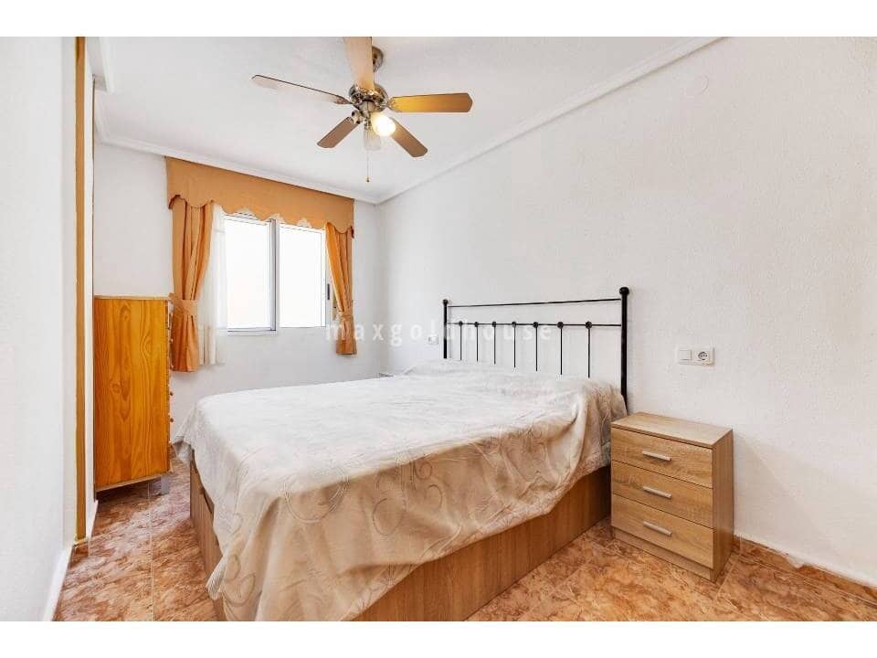 2 slaapkamer Appartement te koop in Torrevieja - € 139.900 (Ref: 9980085)