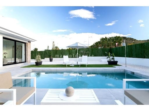 3 soveværelse Villa til salg i Calasparra med swimmingpool - € 355.000 (Ref: 9984116)