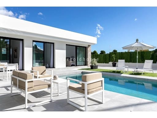 3 soveværelse Villa til salg i Calasparra med swimmingpool - € 355.000 (Ref: 9984116)