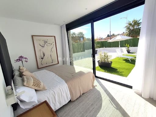 3 soveværelse Villa til salg i Calasparra med swimmingpool - € 355.000 (Ref: 9984116)