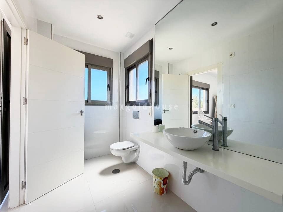 4 quarto Moradia para venda em Dona Pepa com piscina - 420 000 € (Ref: 9984118)