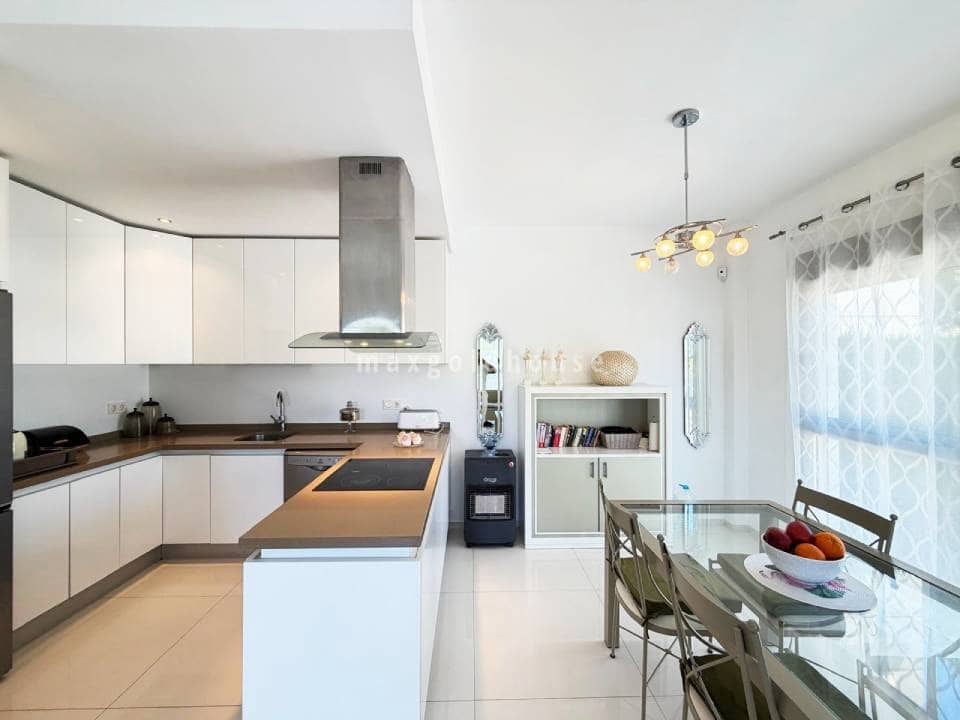 4 quarto Moradia para venda em Dona Pepa com piscina - 420 000 € (Ref: 9984118)