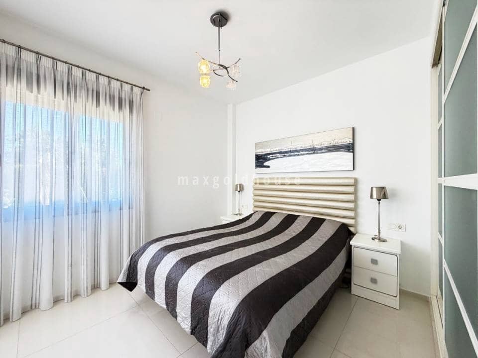 4 quarto Moradia para venda em Dona Pepa com piscina - 420 000 € (Ref: 9984118)