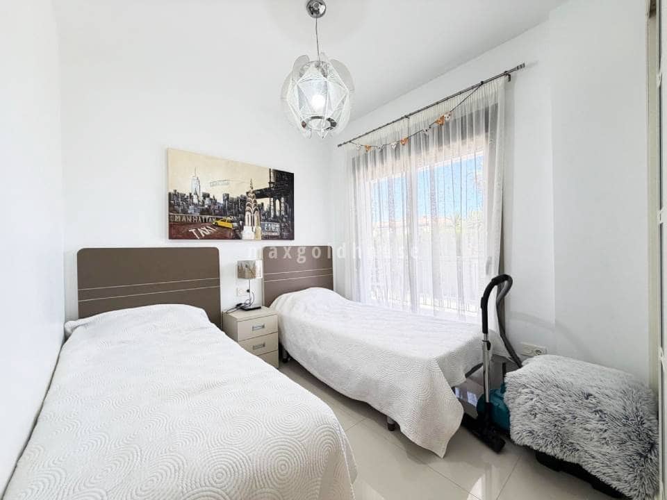 4 quarto Moradia para venda em Dona Pepa com piscina - 420 000 € (Ref: 9984118)