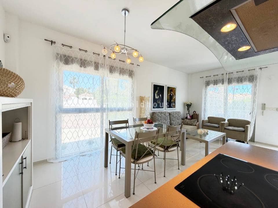 4 quarto Moradia para venda em Dona Pepa com piscina - 420 000 € (Ref: 9984118)