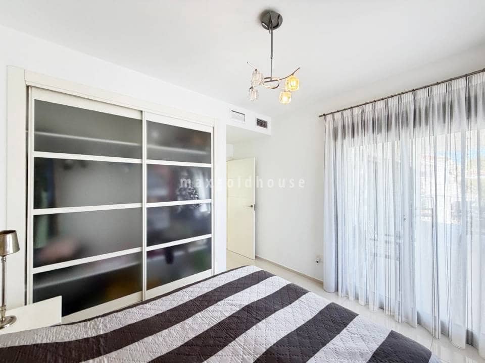 4 quarto Moradia para venda em Dona Pepa com piscina - 420 000 € (Ref: 9984118)