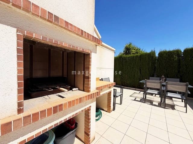 Chalet de 4 habitaciones en Doña Pepa, Rojales en venta con piscina - 420.000 € (Ref: 9984118)