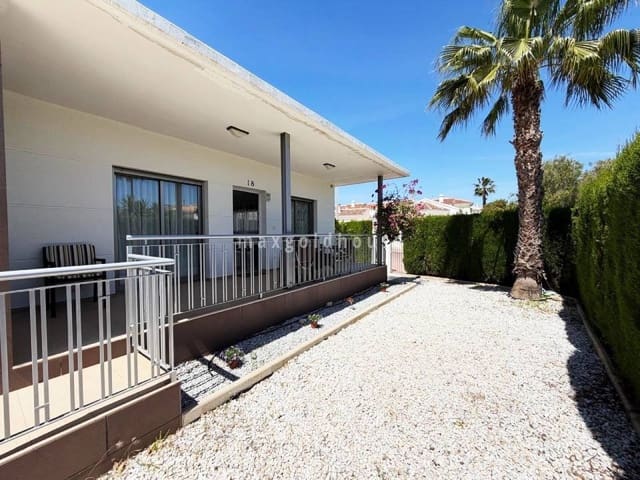 Chalet de 4 habitaciones en Doña Pepa, Rojales en venta con piscina - 420.000 € (Ref: 9984118)