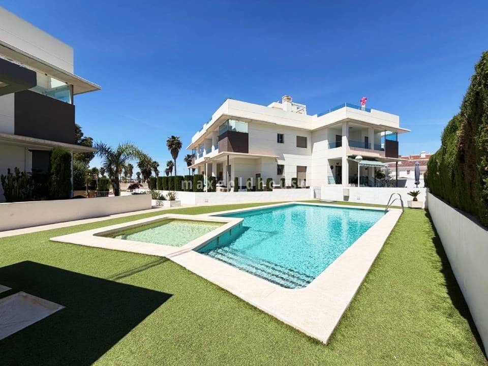 4 quarto Moradia para venda em Dona Pepa com piscina - 420 000 € (Ref: 9984118)