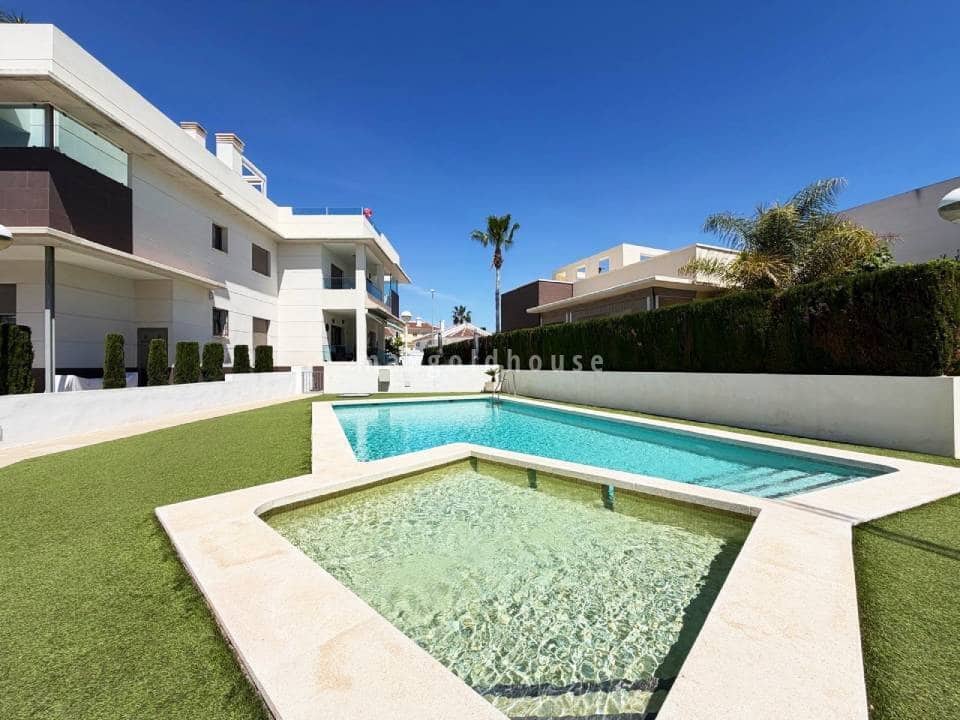 4 quarto Moradia para venda em Dona Pepa com piscina - 420 000 € (Ref: 9984118)