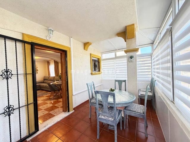 2 makuuhuone Paritalo myytävänä paikassa Villamartin, Orihuela mukana uima-altaan - 219 900 € (Ref: 9984127)