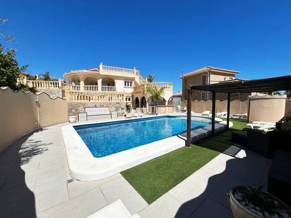 5 chambre Villa/Maison à vendre à Ciudad Quesada avec piscine - 749 900 € (Ref: 9986215)