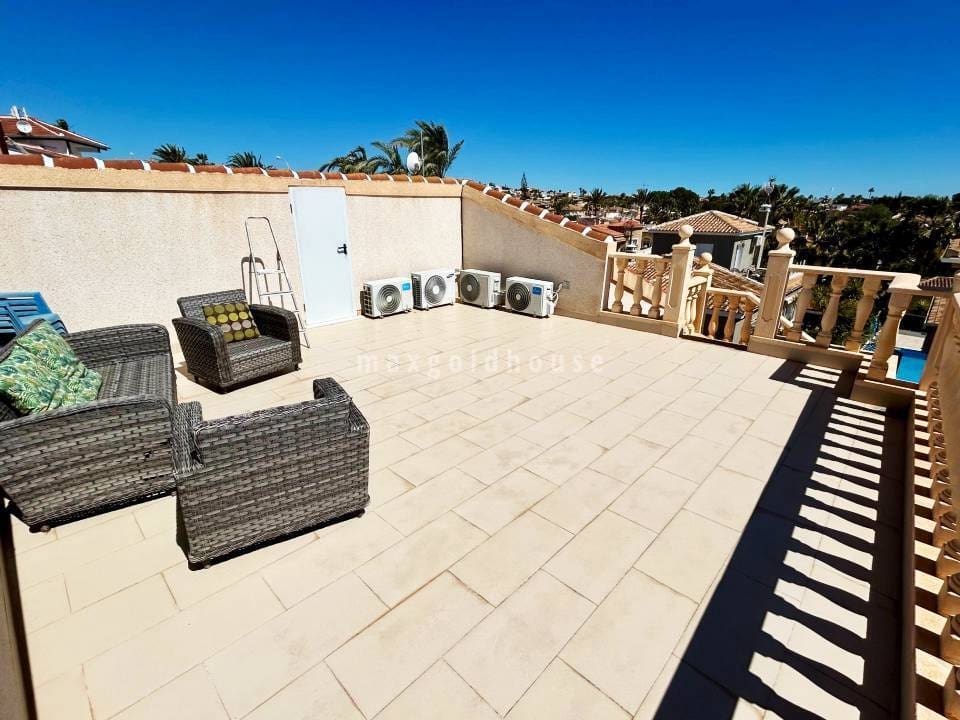 5 chambre Villa/Maison à vendre à Ciudad Quesada avec piscine - 749 900 € (Ref: 9986215)