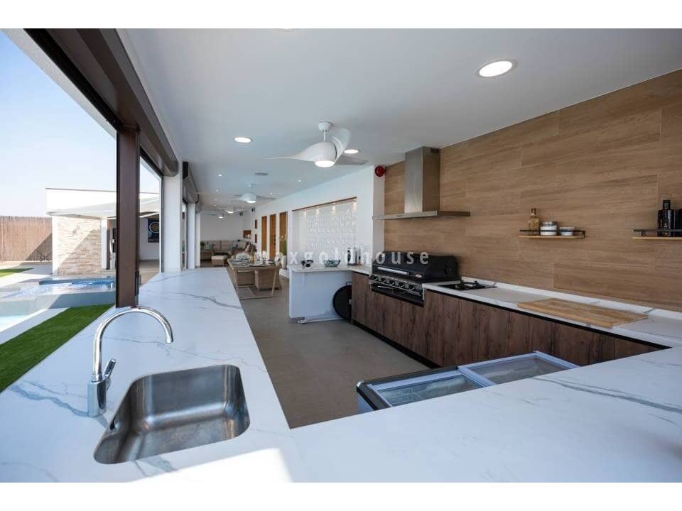 4 soveværelse Villa til salg i Avileses med swimmingpool - € 1.350.000 (Ref: 9990033)