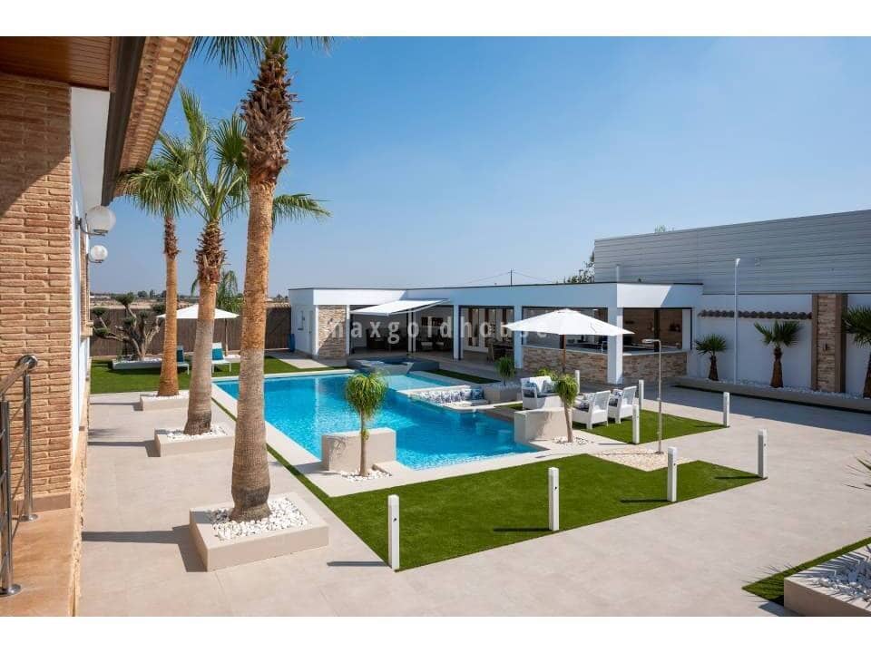 4 soveværelse Villa til salg i Avileses med swimmingpool - € 1.350.000 (Ref: 9990033)